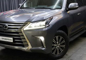 Подержанный автомобиль Lexus LX 2019 года (24 фото)