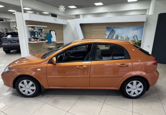 Подержанный автомобиль Chevrolet Lacetti Hatchback 2008 года (7 фото)