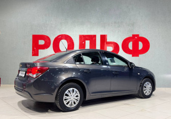 Подержанный автомобиль Chevrolet Cruze Sedan 2013 года (4 фото)