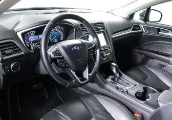 Подержанный автомобиль Ford Mondeo Sedan 2018 года (11 фото)