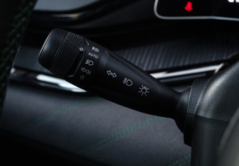 Подержанный автомобиль Zeekr 001 2022 года (24 фото)