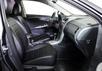 Подержанный автомобиль Toyota Corolla Sedan 2012 года (11 фото)