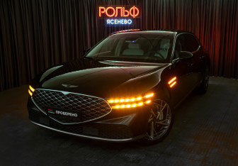 Подержанный автомобиль Genesis G90 2022 года (26 фото)