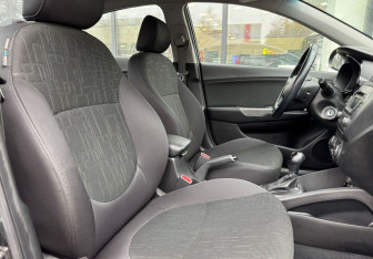 Подержанный автомобиль Kia Rio Sedan 2015 года (10 фото)