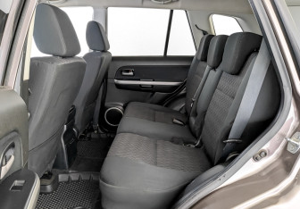 Подержанный автомобиль Suzuki Grand Vitara 2014 года (12 фото)