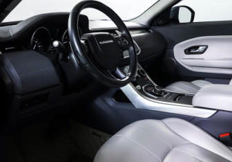 Подержанный автомобиль Land Rover Range Rover Evoque 2017 года (15 фото)