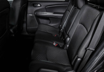 Подержанный автомобиль Dodge Journey 2011 года (10 фото)