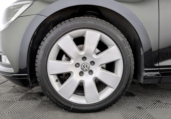 Подержанный автомобиль Volkswagen Passat Wagon 2016 года (18 фото)