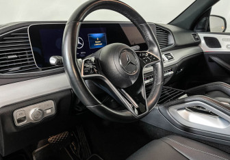 Подержанный автомобиль Mercedes-Benz GLE 2023 года (14 фото)