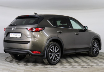 Подержанный автомобиль Mazda CX-5 2018 года (5 фото)