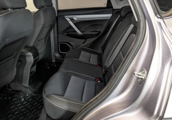 Подержанный автомобиль Geely Coolray 2023 года (11 фото)