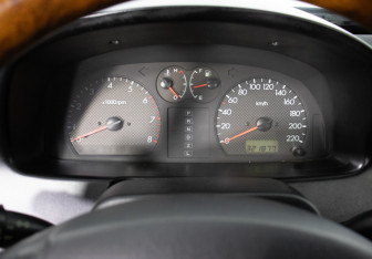 Подержанный автомобиль Hyundai Terracan 2004 года (12 фото)