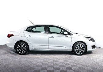 Подержанный автомобиль Citroen C4 Sedan 2017 года (4 фото)