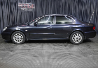 Подержанный автомобиль Hyundai Sonata 2008 года (8 фото)