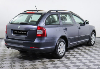 Подержанный автомобиль Skoda Octavia Wagon 2012 года (3 фото)