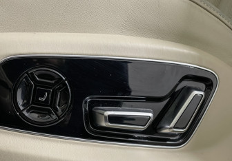 Подержанный автомобиль Audi A8 2020 года (15 фото)