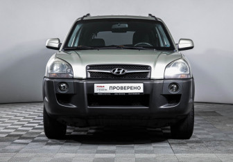 Подержанный автомобиль Hyundai Tucson 2008 года (2 фото)