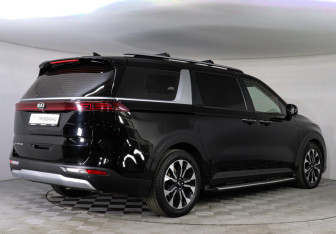 Подержанный автомобиль Kia Carnival 2021 года (5 фото)