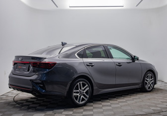 Подержанный автомобиль Kia Cerato Sedan 2019 года (5 фото)