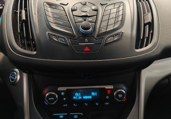 Подержанный автомобиль Ford Kuga 2013 года (16 фото)