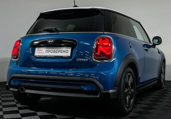 Подержанный автомобиль MINI Hatch 2021 года (18 фото)