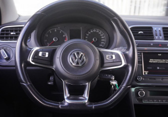 Подержанный автомобиль Volkswagen Polo Sedan 2019 года (14 фото)