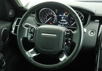 Подержанный автомобиль Land Rover Discovery 2019 года (17 фото)