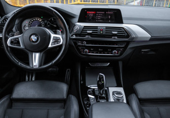 Подержанный автомобиль BMW X3 2020 года (10 фото)