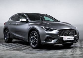 Подержанный автомобиль Infiniti Q30 2017 года (3 фото)