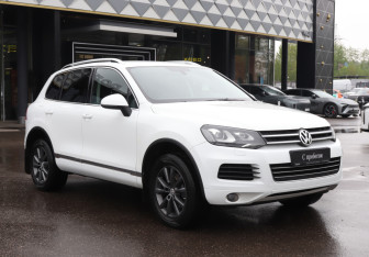 Подержанный автомобиль Volkswagen Touareg 2013 года (3 фото)