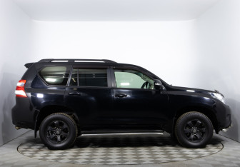 Подержанный автомобиль Toyota Land Cruiser Prado 2013 года (4 фото)