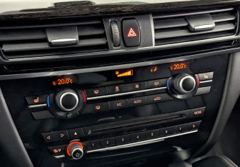 Подержанный автомобиль BMW X6 2019 года (21 фото)