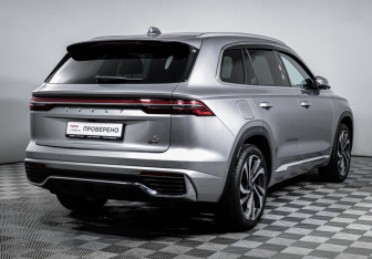 Подержанный автомобиль Geely Monjaro 2023 года (5 фото)