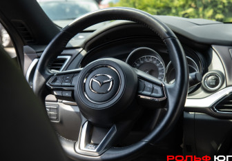 Подержанный автомобиль Mazda CX-9 2017 года (11 фото)