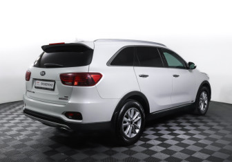 Подержанный автомобиль Kia Sorento 2019 года (5 фото)