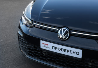 Подержанный автомобиль Volkswagen Golf GTI Hatchback 2022 года (27 фото)