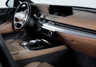 Подержанный автомобиль Genesis G80 2021 года (9 фото)