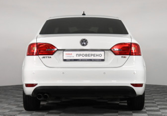 Подержанный автомобиль Volkswagen Jetta Sedan 2012 года (6 фото)