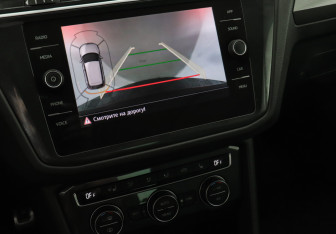 Подержанный автомобиль Volkswagen Tiguan 2019 года (13 фото)