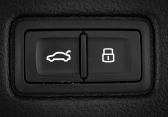 Подержанный автомобиль Audi Q7 2016 года (36 фото)