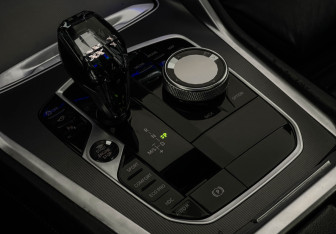 Подержанный автомобиль BMW X6 2022 года (19 фото)