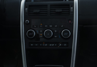 Подержанный автомобиль Land Rover Discovery Sport 2016 года (13 фото)
