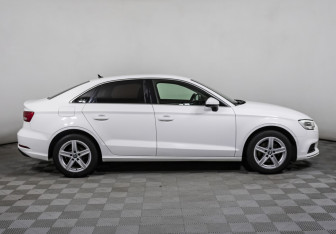 Подержанный автомобиль Audi A3 Sedan 2019 года (4 фото)