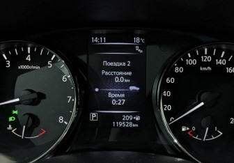 Подержанный автомобиль Nissan Qashqai 2014 года (16 фото)