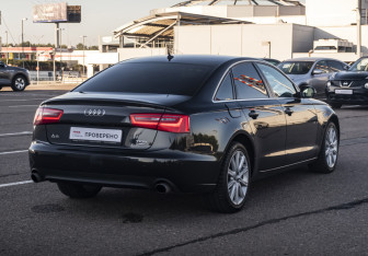 Подержанный автомобиль Audi A6 Sedan 2012 года (5 фото)