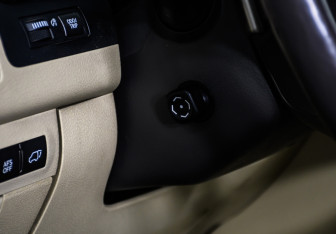 Подержанный автомобиль Lexus LX 2012 года (21 фото)