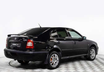 Подержанный автомобиль Skoda Octavia Liftback 2007 года (4 фото)