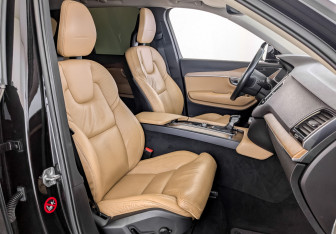 Подержанный автомобиль Volvo XC90 2015 года (24 фото)