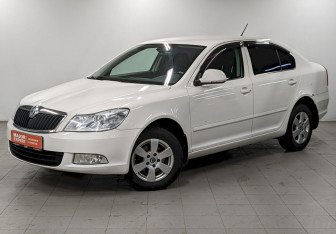 Подержанный автомобиль Skoda Octavia Liftback 2013 года (1 фото)