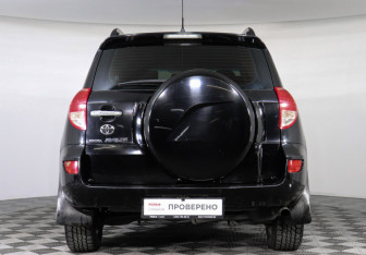 Подержанный автомобиль Toyota RAV4 2008 года (5 фото)